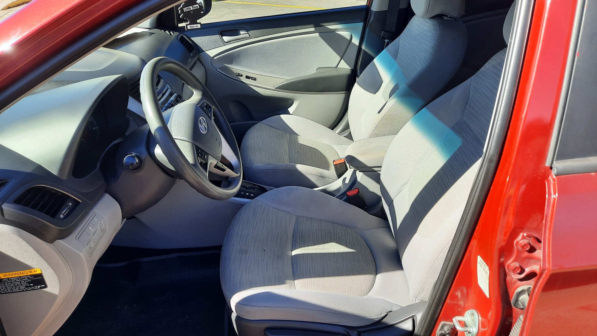 photo of 2017 Hyundai Accent SE 4-Door 6M